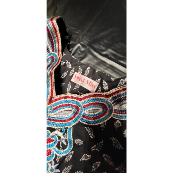 Sweet Miss floor length boho style dress.  Size L, Embroidery - Picture 5 of 11